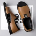 Sandalias romanas casuales de cuero marrón para hombre con diseño hueco y transpirable - 38 / Caqui (338)