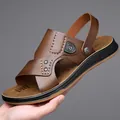 Braune Herren-Ledersandalen mit gekreuzten Riemen und rutschfester Sohle - EU 38 / Braun