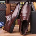Brown leather men's dress shoes with warm lining and classic brogue details - EU 38 / Brown Fleece Lined
