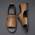 Braune Herren-Freizeitsandalen aus Leder mit atmungsaktivem Design und schwarzer Sohle - 38 / Offener Zehenstil (2801) / Braun