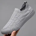 Grijze ademende instapsneakers voor heren van gebreid mesh met een stevige rubberen zool - 38 / Eendelig Flyknit Instapper Stijl (906) / Grijs