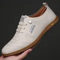 Mocassini da uomo bianco sporco in pelle traforata con suola in gomma marrone estivi - 38 / Beige Traforato