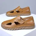 Retro-Braune hohle Herren-Sport-Sandalen aus Leder mit rutschfesten Sohlen - EU 38 / Gelb