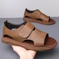 Bruine leren herensandalen met klittenbandsluiting en ademend uitgesneden ontwerp - EU 38 / Bruin