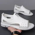 Sandalias blancas casuales para hombre con correa sport fashion y suelas gruesas - EU 38 / Blanco