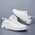 Sneaker bianche leggere da uomo con dettagli grigi e design slip-on facile da calzare - EU 38 / Fodera Singola / Bianco