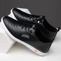 Schwarze Herren-Freizeitschuhe aus Leder mit weißer Sohle und trendigem Seitendruck - EU 38 / Schwarz
