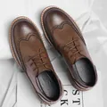 Men's brown wingtip brogue derby shoes with classic perforated details on white fabric - EU 38 / Brogue Carving Style (R312) / Brown