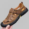 Sandalias de cuero marrón oscuro para hombre con cierre de velcro y puntera cerrada - 38 / Sandalias caladas con punta cerrada (5326) / Marrón