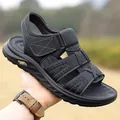 Sandalias deportivas de cuero negro para hombre con costuras blancas y velcro - EU 38 / Negro