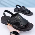 Schwarze Herren-Sandalen mit Latex-Sohle und drehbarem Riemen für zwei Tragemöglichkeiten - EU 38 / Schwarz
