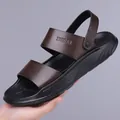 Sandalias de cuero marrón para hombre con suela suave antideslizante y marca XIUXIAN - 38 / Marrón (1528)