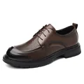 Chaussures derby en cuir marron avec perforations respirantes et bout dégradé foncé - Brun Ajouré
