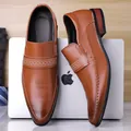 Brown leather pointed-toe business loafers for men with stitch detail and textured strap - EU 38 / Brown