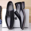 Scarpe eleganti da uomo in pelle nera con cuciture decorative e finiture della suola marroni - EU 38 / Nero