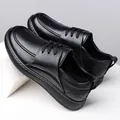 Zapatos casuales de cuero negro para hombre con textura lichi y costuras blancas - EU 38 / Negro