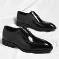 Scarpe classiche Derby brogue in vernice nera lucida con punta quadrata da uomo - EU 38 / Nero