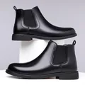 Glossy black leather Chelsea boots for men with classic elastic side and rubber sole - EU 38 / Black Fleece Lined