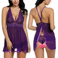 Vue avant et arrière de l'ensemble de lingerie en dentelle violette avec maille et bretelles - S / Violet