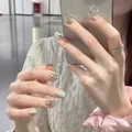 Handgefertigte hellgrüne Press-on-Nägel mit Glitzer-Pailletten und Perlen-Dekorationen - Gelbe Flagge Diamant Stil (BY1132)