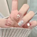 Unghie finte rosa con fiocchi 3D, cuori ciliegia e perle su base color carne - Stile Fiocco Ciliegia (BY1380) / 30 Pezzi/Confezione (Tipo di Colla per Fototerapia)