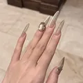 Unghie finte stiletto francesi effetto cat eye con gemma grande e fiocco d'argento - Bellezza Eterea (BY1429) / Stile Colla Gel UV (ai-30 Pezzi/Confezione) / Occhio di Gatto Nude/Champagne
