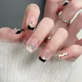 Eleganti unghie finte nere French tips e glitter oro champagne con strass lucidi - Tipo standard / Stile Cuore Rinfrescante (BY2074)