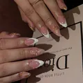 Uñas postizas rosa nude de estilo francés con flores 3D en relieve y toques dorados - Estilo Rosa Oro (Con Pegamento)