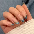 Unghie finte French blu cat-eye con accenti dorati 3D e forma a mandorla - Pezzi di Unghie Con Colla / Asse di Giada Stuzzicadenti