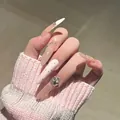 Unghie finte stiletto lunghe in rosa nudo e pois bianchi con strass lucidi - Stile in Scatola / BY2259 Stile Goccia d'Acqua Lunga