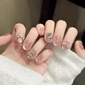 Unghie finte occhio di gatto rosa con fiocchi 3D argento e strass quadrati scintillanti - Stile di Lusso (BY2086) / Confezione in scatola