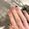 Unghie a pressione Cat Eye con stampa mucca nera, punte French e ciondoli a farfalla 3D - Tipo standard / Stile Fioritura Radiosa (BY2348)