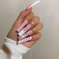 Rosa und weiße Coffin-Nagelspitzen mit Glitzer, Schneeflocken und Streifen-Design - Kleber-Typ / Rosa Weiß Schneeflocke Streifen Stil (BZ1316)