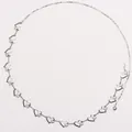 Dettaglio della catena in argento con cuori di strass e chiusura a moschettone regolabile - Stile Cuore Argento