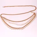 Catena per il corpo dorata a più strati con perle finte ed elegante nappa a croce - Oro
