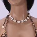 Collana girocollo fatta a mano con conchiglie di ciprea per donne con cordino regolabile - Cordino Nero
