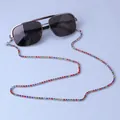 Modische Pilotenbrille mit farbenfroher Brillenkette aus bunten Strasssteinen verzier - Mehrfarbiges Silber