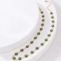 Collier chaîne dorée ajustable avec pendentifs marguerites vertes et fermoir mousqueton - Collier Fleur Verte