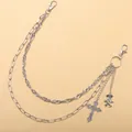 Dettaglio catena da pantaloni hip-hop con ciondoli a croce e teschio in metallo argento - Catena Pantaloni Doppio Strato Croce