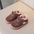 Scarpe invernali calde per bambini in marrone con chiusura a velcro e fodera in pelliccia - Stile per Bambini Piccoli / Marrone scuro
