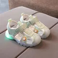 Grüne Kinder Sport-Sandalen mit geschlossener Kappe, Leuchtsohle und Spinnennetz-Motiv - EU 27 / Grün