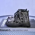 Dettaglio di stivaletti glitter per bambini con paillettes argento e zip laterale - Taglia 21 (Lunghezza 13.5) / Nero