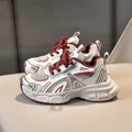Sneakers in mesh per bambini, colore beige con profili argento e lacci bordeaux - Rosso / Taglia 35 Lunghezza Interna 21cm