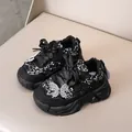 Sneakers nere da bambina con paillettes, motivo a farfalla e fiocco in raso - Taglia 21 Interno 13.5 / Nero