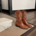 Caramel brown western cowboy boots with white flame embroidery and square toe low heel - EU 40 / Vintage Brown