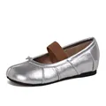 Silver metallic tabi flat shoes for women with brown elastic strap and split-toe design - EU 35 / Silver