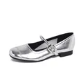 Chaussures Mary Jane argentées métallisées avec bride à boucle et bout carré rond - Argent (Plat)