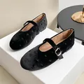 Black velvet Mary Jane flat shoes with adjustable heart-shaped buckle and stitching detail - EU 35 / Black