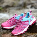 Outdoor wandelschoenen in roze en blauw mesh met antislip rubberen zolen voor dames - EU 35 / Rozerood