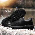 Men's winter outdoor snow boots in black with warm faux fur lining and anti-slip rubber sole - EU 37 / Black